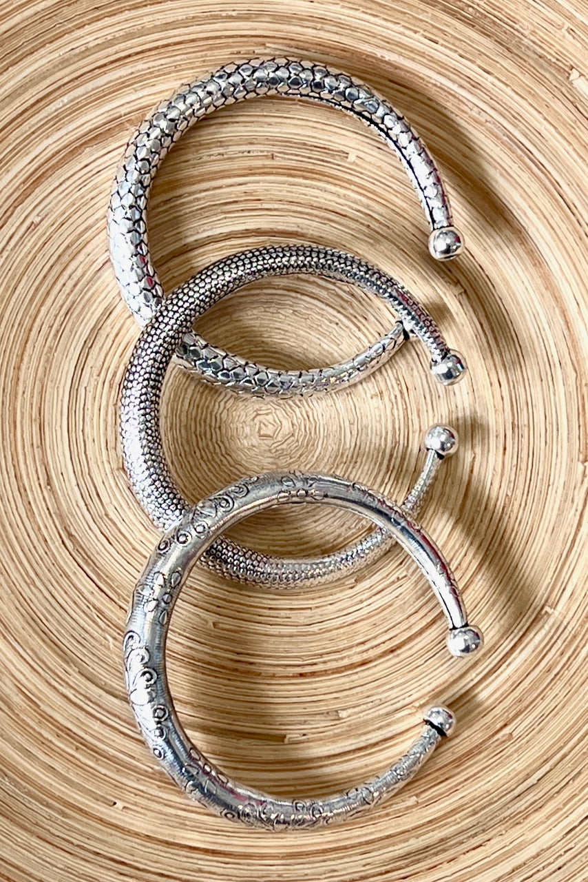GAL BANGLE